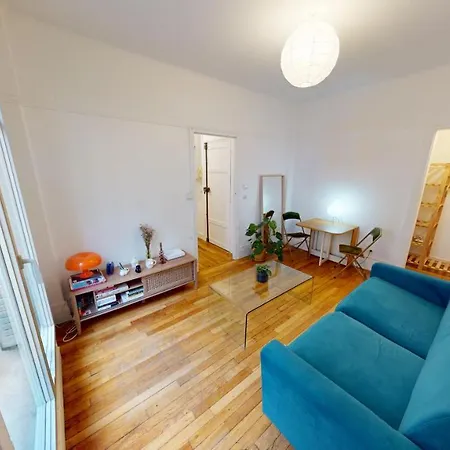 Inviting Studio Near The Eiffel Tower Paris